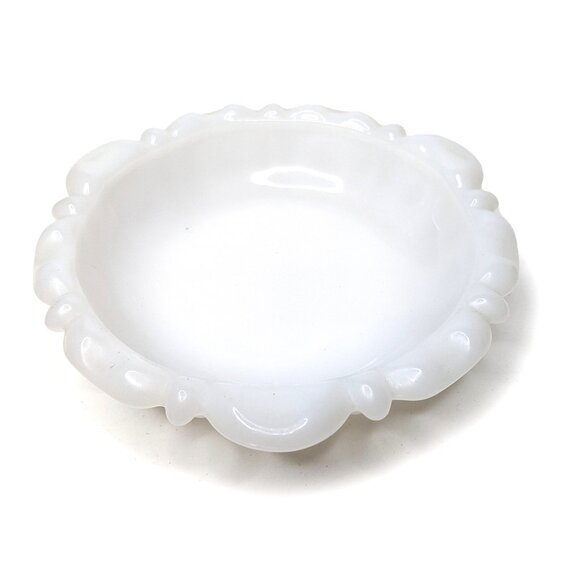 Vintage Anchor Hocking White Milk Glass Thumbprint Round Ashtray MCM - Picture 1 of 10